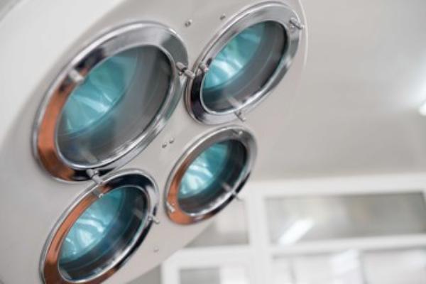 На что обратить внимание при выборе операционных светильников? medcub