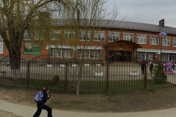 Медицинская приборная стойка MEDTRADE в общеобразовательную школу №3 (г. Горячий Ключ)