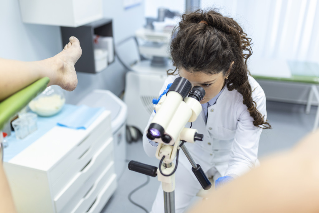 colposcope-closeup-image-gynecologist-patient-gynecological-chair-women-s-consultation.jpg