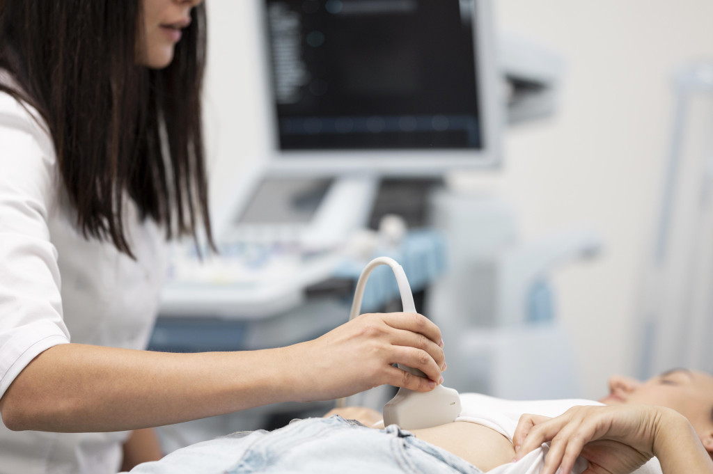 doctor-checking-patients-health.jpg