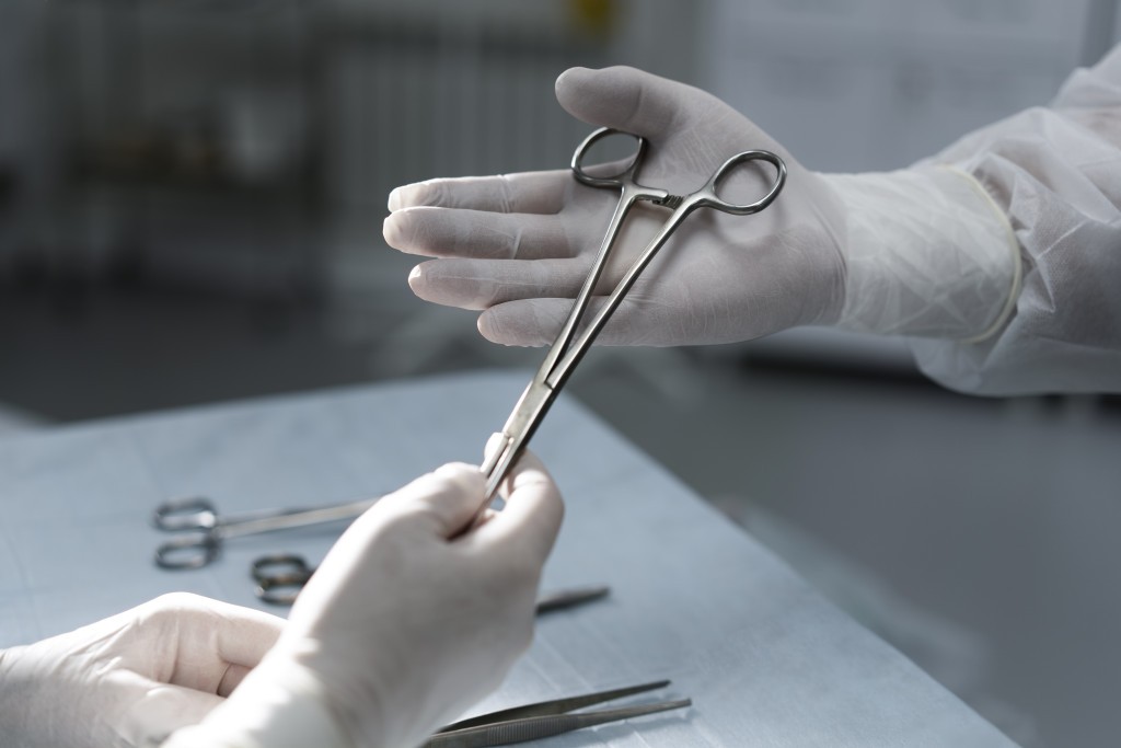 doctors-operation-room.jpg