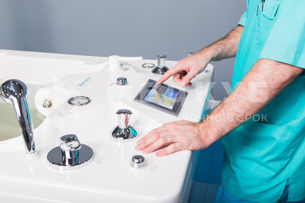 Комплекс физиотерапевтический Физиотехника Атланта с электронной системой подводного горизонтального вытяжения позвоночника medcub