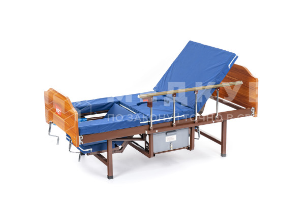 Кровать функциональная МЕТ TARYS (DM-350) со складными боковыми ограждениями, на ножках medcub