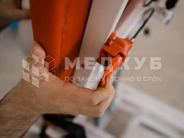 Стол массажный с функцией вертикализации Ferrox RAFFAELLO с гониометром и быстросъемным столиком medcub