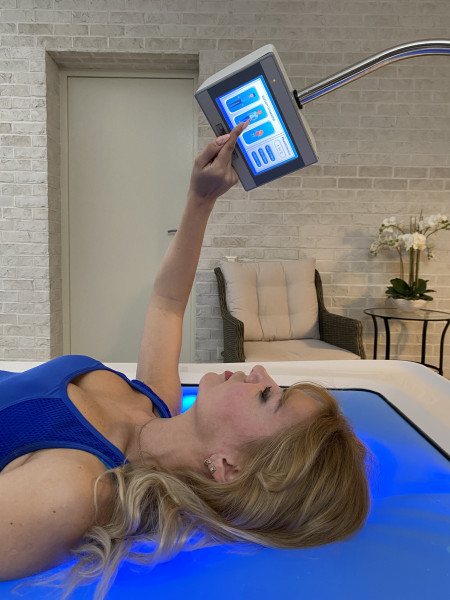 Ванна для сухого гидромассажа Физиотехника КВАТРОДЖЕТ (QUATROJET) с функцией перемещения 4-х форсунок medcub