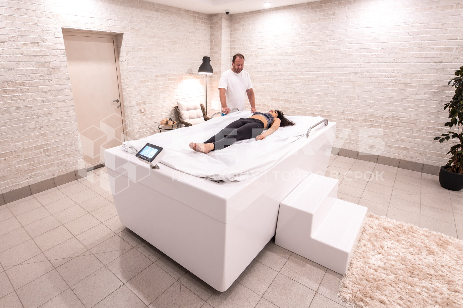 Ванна сухого флоатинга Физиотехника Посейдон с гидромассажем, со ступенью