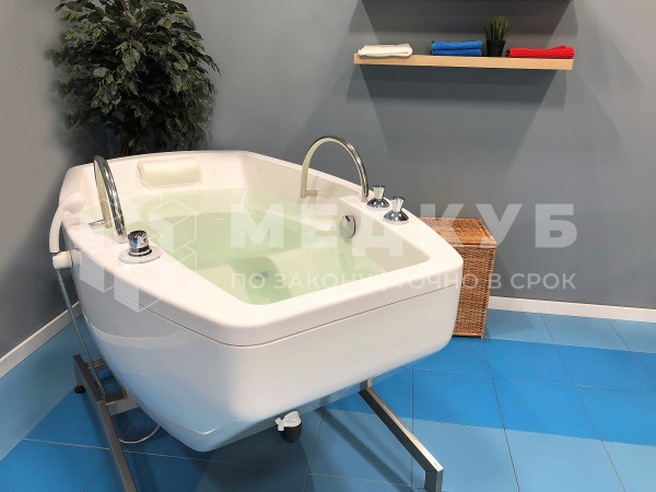 Ванна водолечебная поворотная Физиотехника Неман бальнеологическая многофункциональная со ступенью medcub