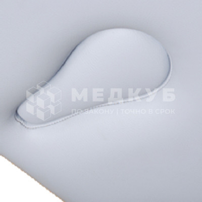 Опция: отверстие для лица в головной секции кушеток BTL medcub